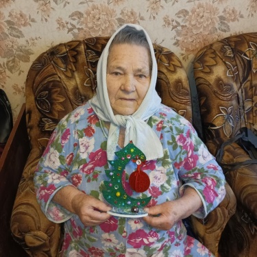 Изготовление новогодних сувениров для получателей социальных услуг