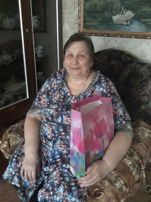 Поздравление получателя социальных услуг с 65-летием