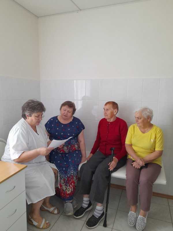 Беседа с фельдшером в отделении 