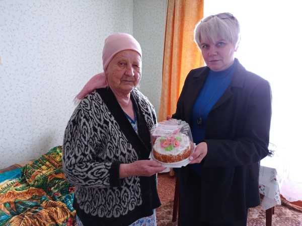 Поздравление жителей отделения 