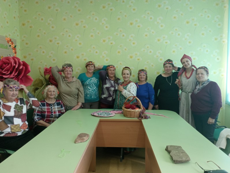 Интерактивная беседа по русскому народному костюму