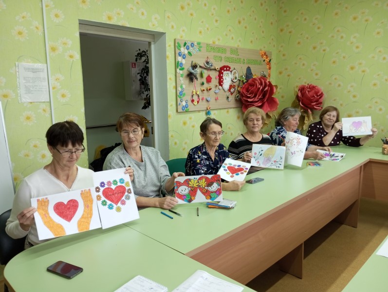 Тематическая выставка, посвященная празднованию Дня Матери