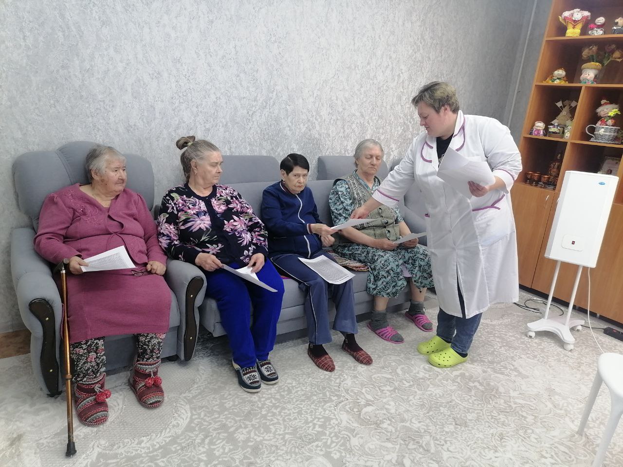 Беседа с фельдшером в отделении 
