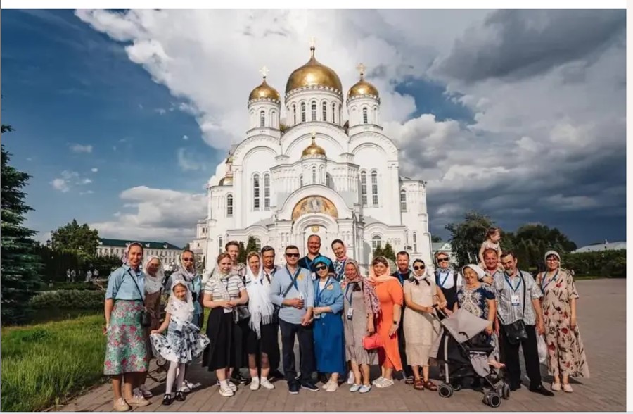 В Дивеево наградили победителей Всероссийского конкурса «Большая семья — опора России».