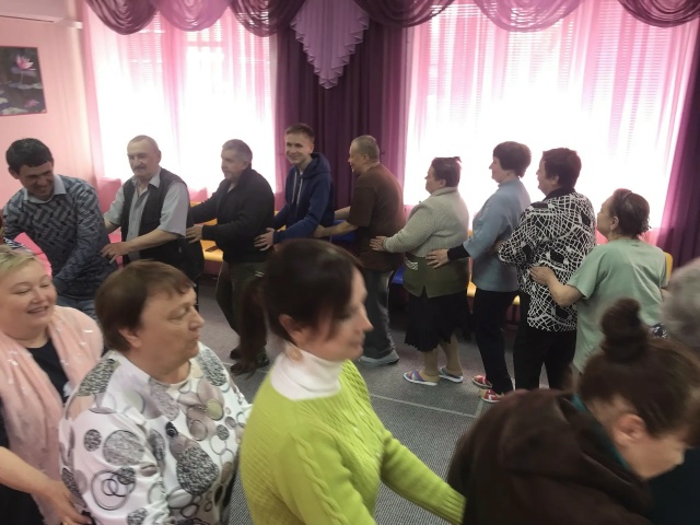 «Празднуем праздники»!