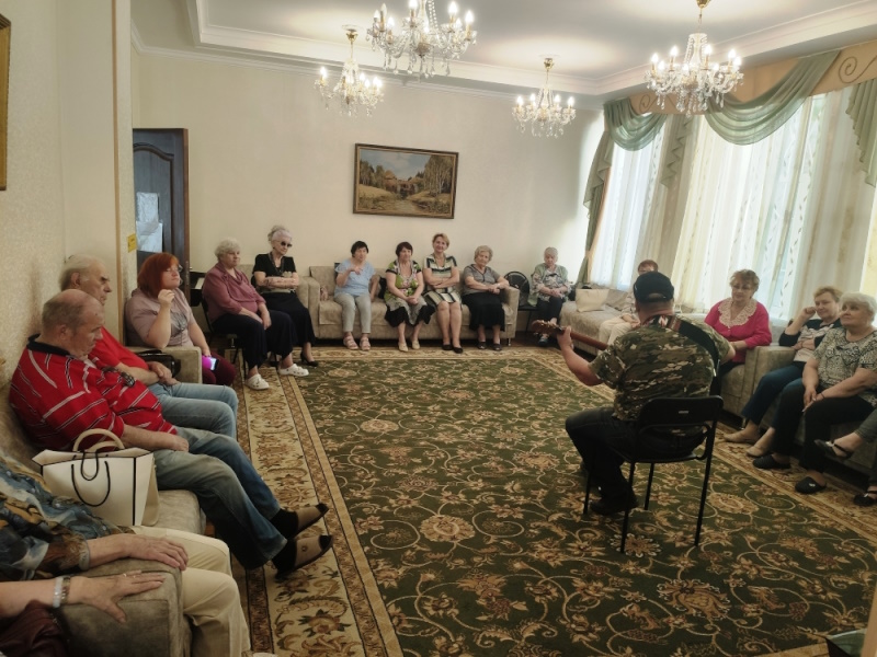 Дядя Паша на связи: песни, которые лечат душу 