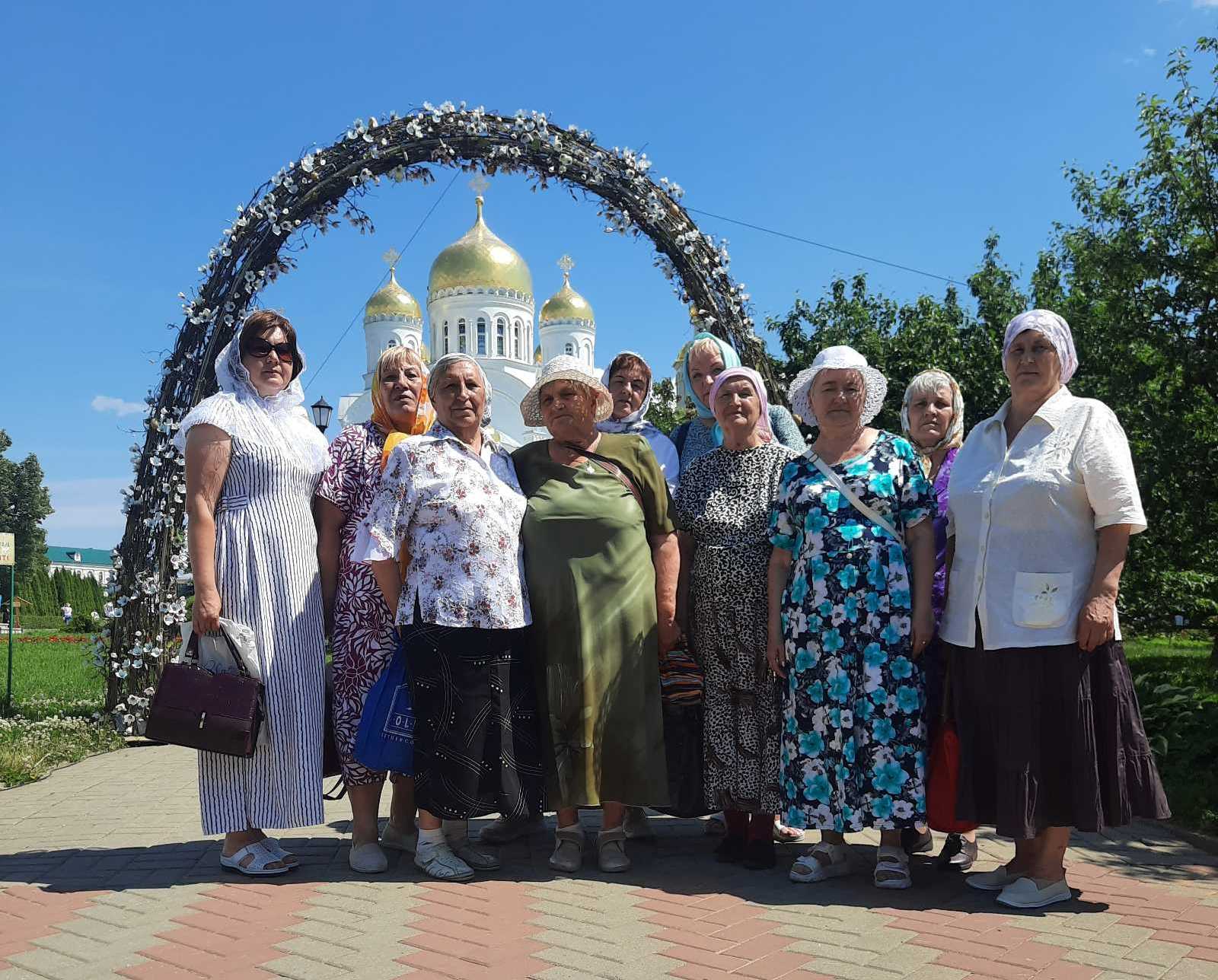 Пенсионеры побывали в Дивееве