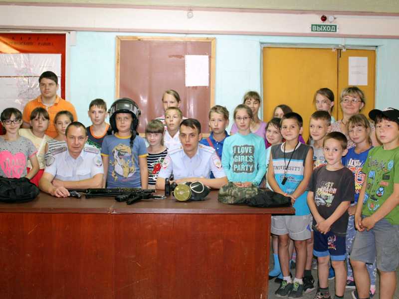 Перевозские полицейские провели познавательную экскурсию для детей