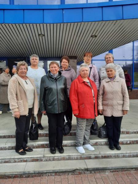 В торжественном мероприятии, посвященном международному Дню пожилого человека, приняла участие делегация пенсионеров из Шатковского муниципального округа