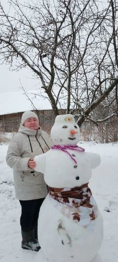 Лепка снежных фигур.