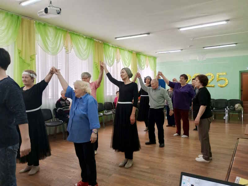 Танцуем вместе.