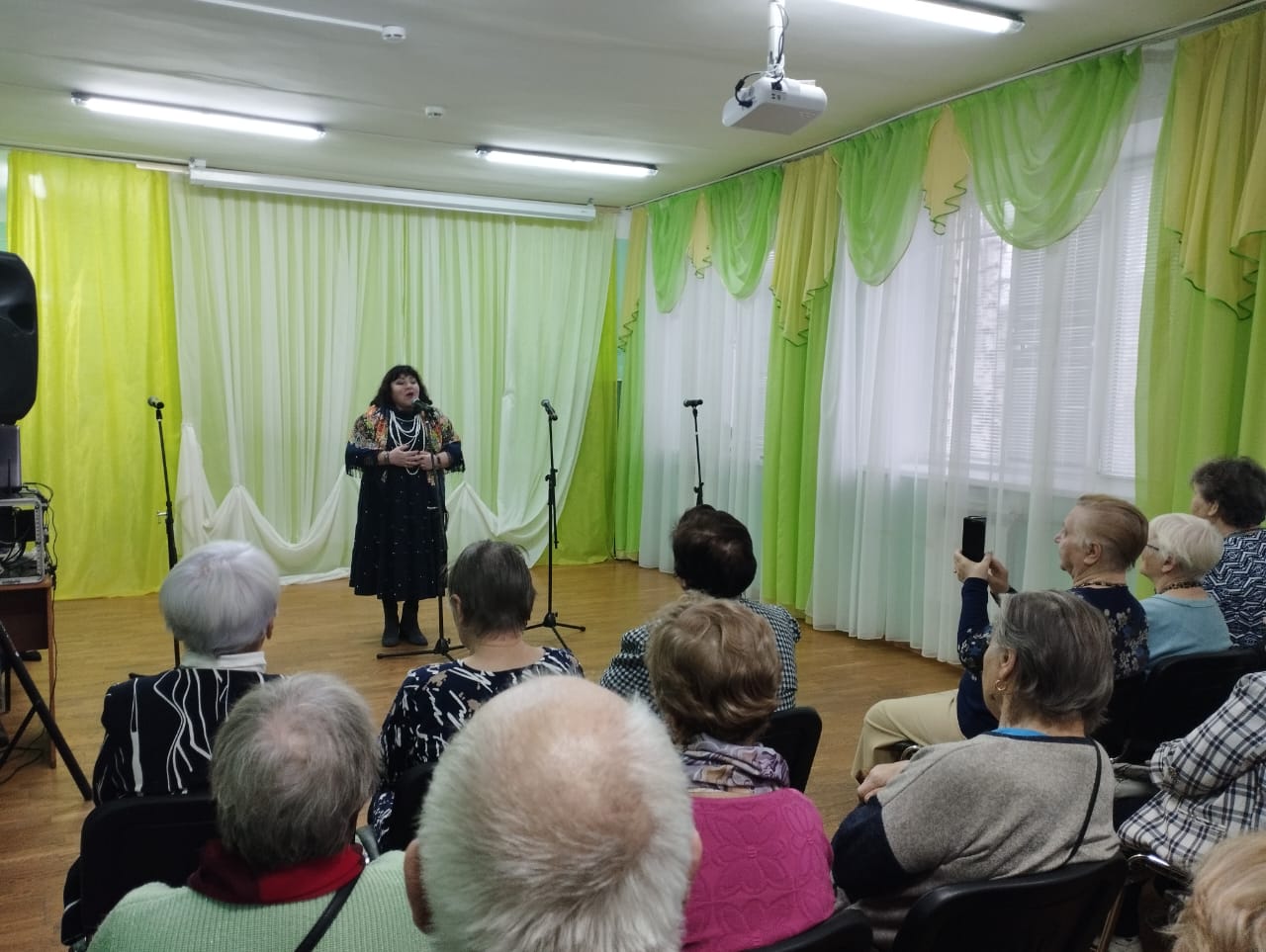 «Весь мир начинается с мамы»