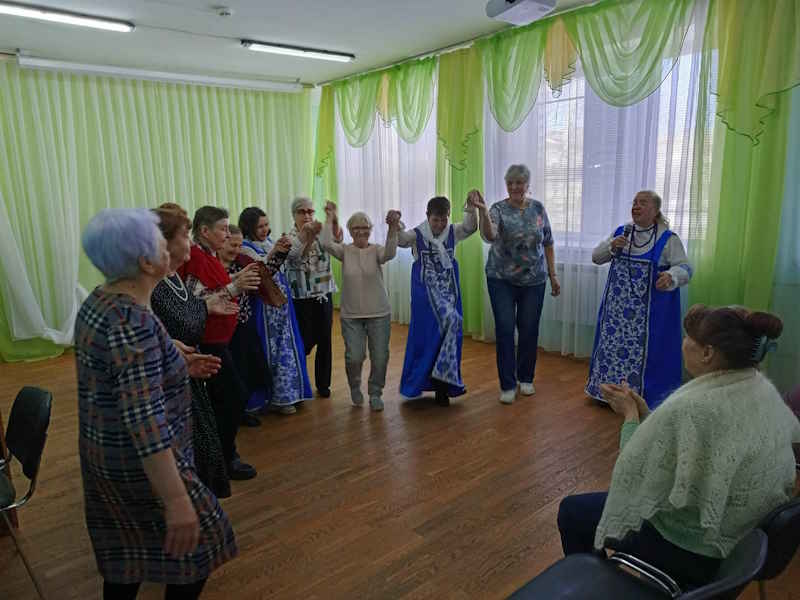 Выступление вокального ансамбля Верхне-Верейского Дома творчества 